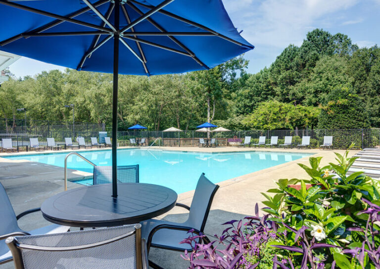 Pool Collingwood Apartments, Alpharetta, GA