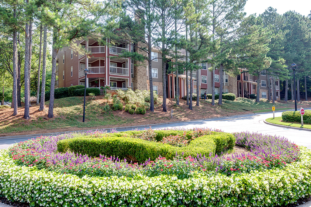 Professionally Landscaped Grounds - Collingwood Apartments, Alpharetta, GA